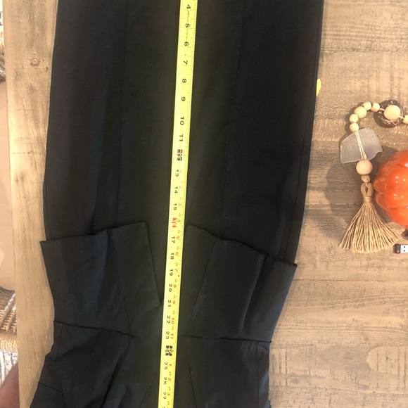 White | Black House Market - Picture 8 of 8